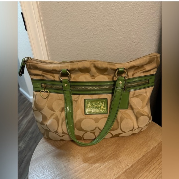 Coach Handbags - Coach Poppy St Patt Green and tan